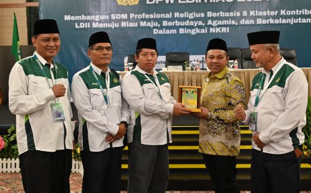 Jelang Debat, Cagubri Abdul Wahid Sempatkan Jadi Narasumber Rakerwil LDII Riau