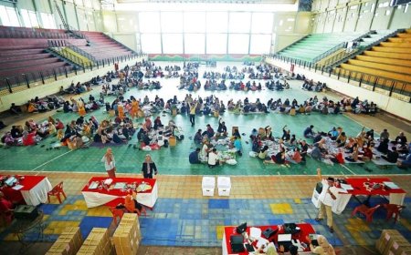 Surat Suara Pilkada Riau Disortir dan Dilipat Dengan Teliti