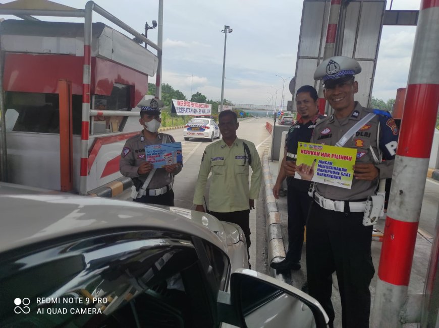 Tekan Fatalitas di Jl. Tol, Begini Cara Unik SAT PJR Ajak Pengendara Tertib Berlalu Lintas & Anti Hoax