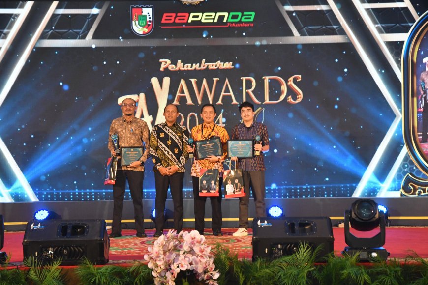 BRK Syariah Terima Award Sebagai Bank Mitra Penyedia Layanan Pembayaran Pajak Daerah 