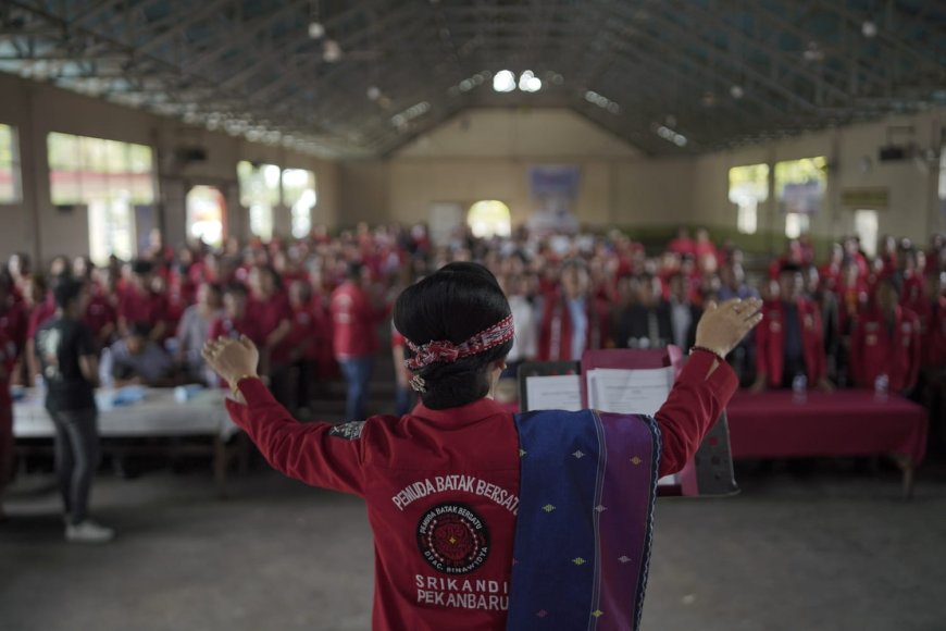 Sumbang Dana Dan Gelar Deklarasi, Pemuda Batak Bersatu Siap Menangkan Muflihun dan Ade Hartati
