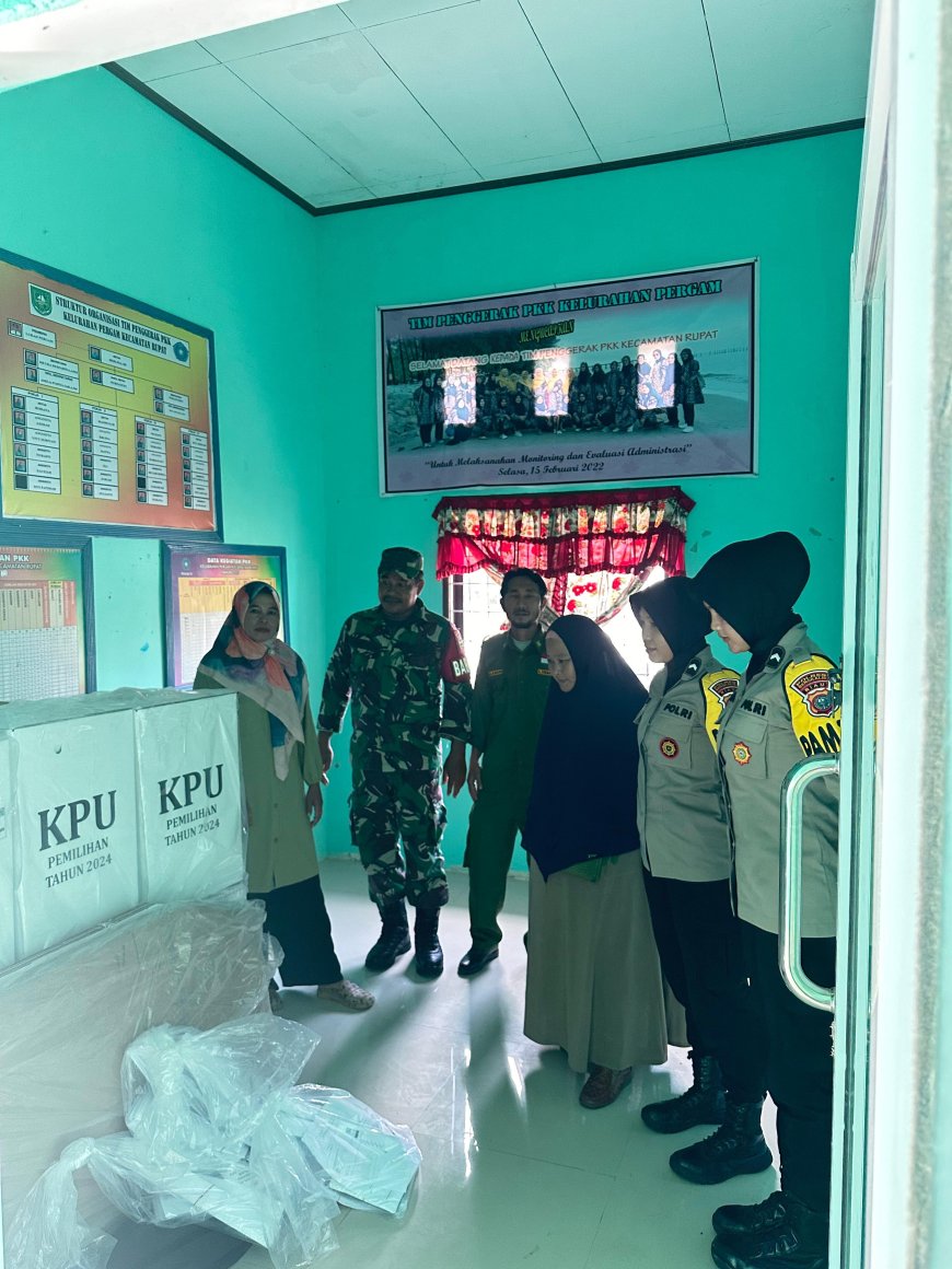 Dua Bidadari Polres Bengkalis Turut Dalam Pengamanan Logistik Pilkada di Pulau Terluar