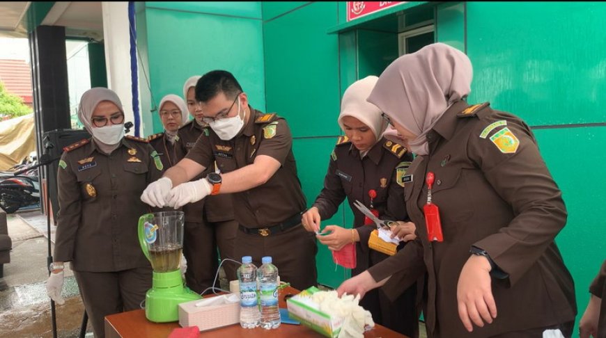 Kejari Inhil Musnahkan 70 BB Tindak Pidsus dan Pidum Tahun 2024