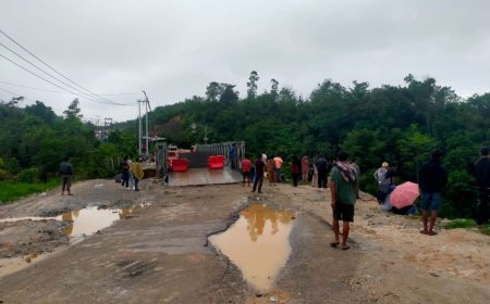 Jalan Lintas Riau-Sumbar di Kampar Ditutup Total