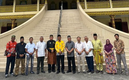 Menang Telak di Pilkada Inhil 2024, H. Herman Kunjungi LAM Riau 