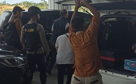 Usai Geledah Kantor, KPK Angkut  Kadishub Pekanbaru