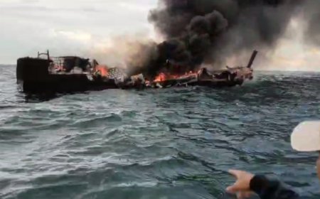Kapal KM Mutiara Terbakar di Perairan Inhil, Dua ABK Alami Luka Bakar
