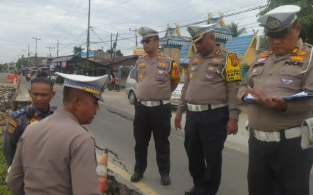 Polda Riau dan Instansi Terkait Tinjau Kondisi Jalan Rusak di Indragiri Hilir untuk Persiapan Operasi Lilin 2024