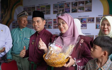 Pj Bupati dan Pj Ketua TP PKK Inhil Resmi Buka Bazaar MTQ ke-54 Inhil di Kecamatan Enok