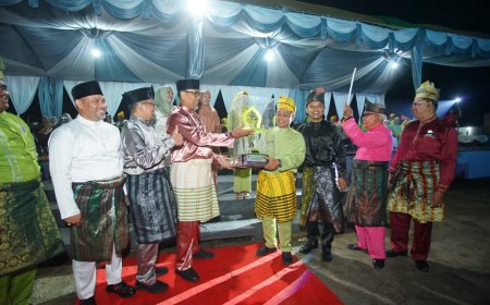 Resmi Ditutup Pj. Bupati, Kecamatan Enok Juara Umum MTQ ke-54 Tingkat Kabupaten Indragiri Hilir Tahun 2024
