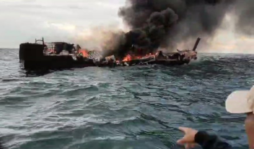 Kapal KM Mutiara Terbakar di Perairan Inhil, Dua ABK Alami Luka Bakar