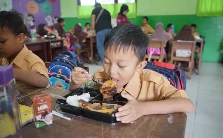 Ini Penyebab Program Makan Siang Gratis Tertunda di Pekanbaru