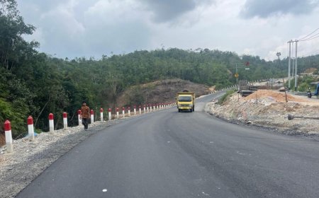 Pengaspalan Jalan di Tanjung Alai Kampar Selesai, Lalu Lintas Kembali Normal