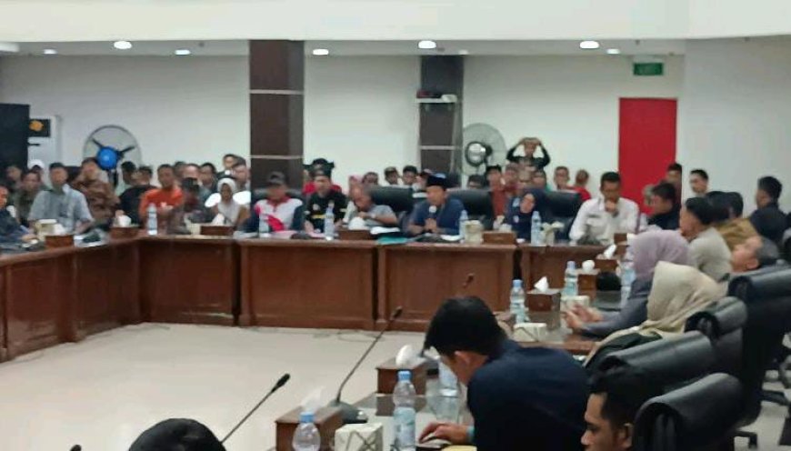 Tanah Diduga Dijual Mantan Kades, Puluhan Petani Desa Bayas Jaya Mengadu ke DPRD Inhil