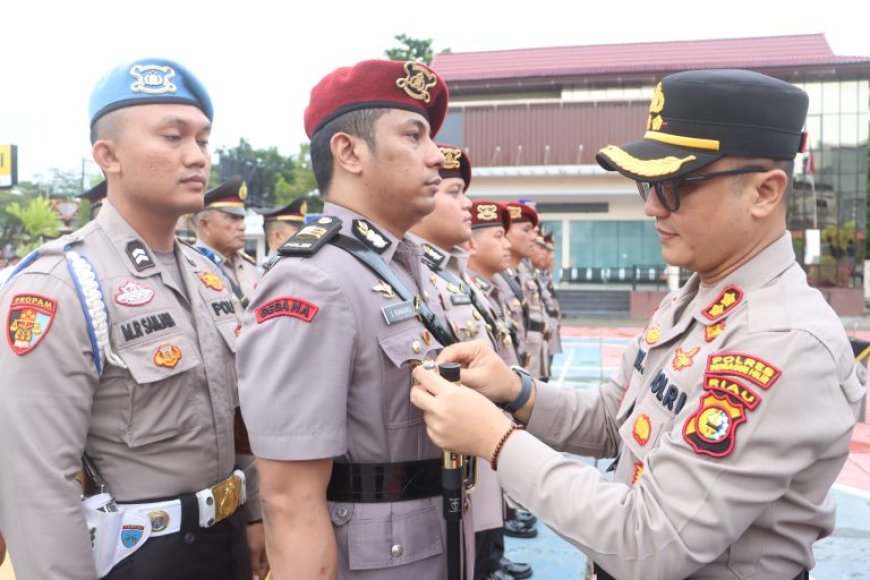 Upacara Sertijab 3 Kasat dan 6 Kapolsek Oleh Polres Inhil