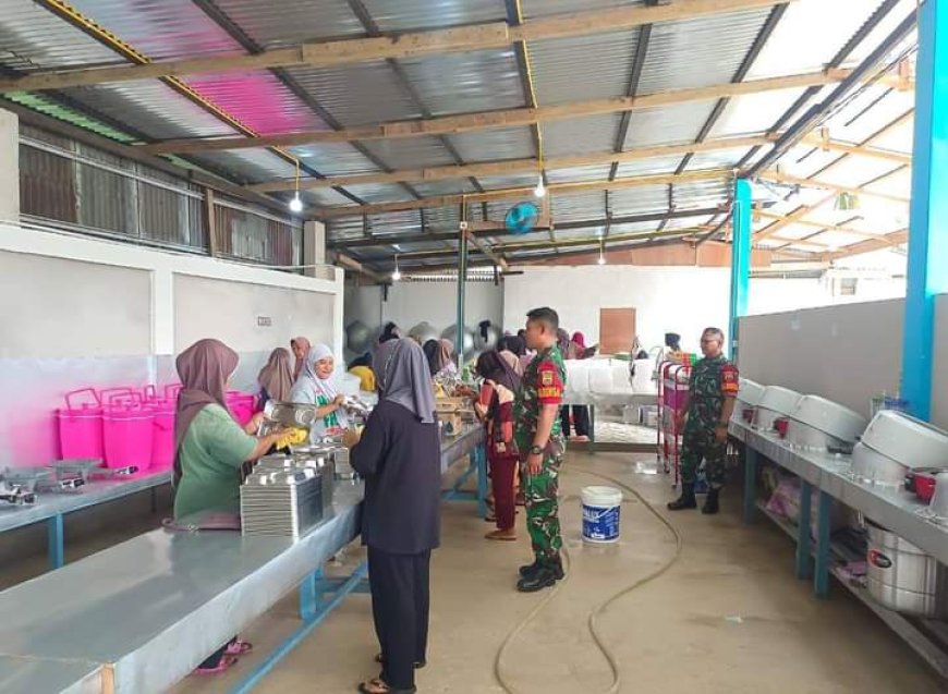 Anggota Koramil 05/KK Tinjau Kesiapan Dapur Program Makan Siang Bergizi Gratis