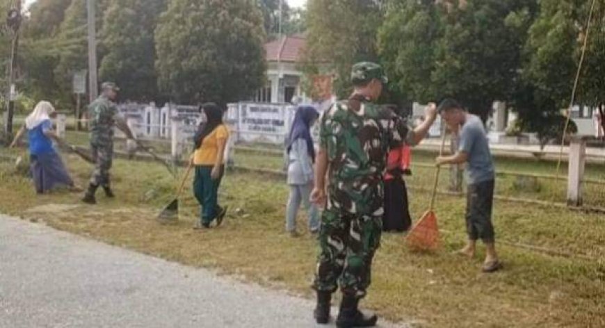 Jumat Bersih Babinsa Koramil 01/Bkn Bersama Perangkat Desa Dan Masyarakat Gelar Goro Bersama