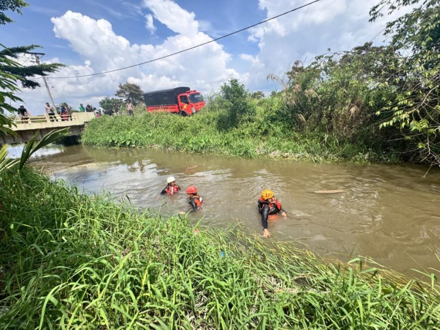 Bermain di Sungai Dekat Rumah, Seorang Anak Hilang Terseret Arus