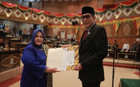 Gantikan Kelmi Amri, Magdalisni Resmi Dilantik Sebagai Anggota DPRD Provinsi Riau