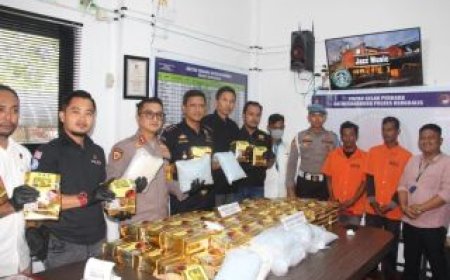Lepaskan Tembakan, Aksi Polisi Kejar Kurir 90 Kg Sabu di Perairan Bengkalis