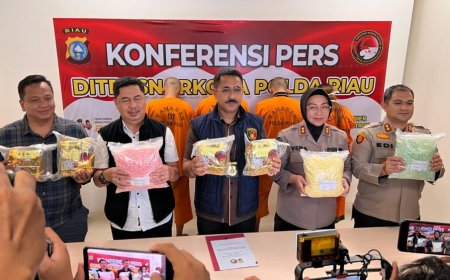 Polda Riau Gagalkan Pengiriman 9 Kg Sabu dan 30 Ribu Pil Ekstasi ke Palembang