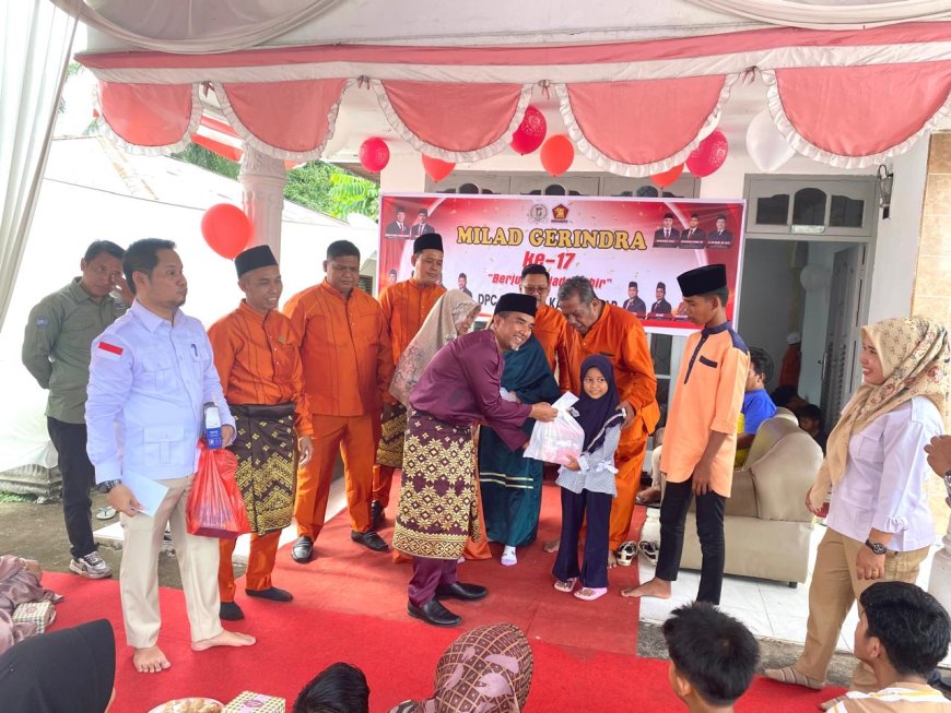 Sempena Milad ke-17, DPC Partai Gerindra Kabupaten Kampar Bagikan Santunan Kepada Anak Yatim 