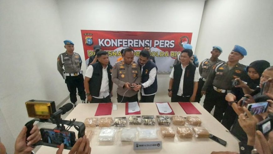 Saat Hendak Bertransaksi, Polda Riau Gagalkan Peredaran Sabu 14 Kg