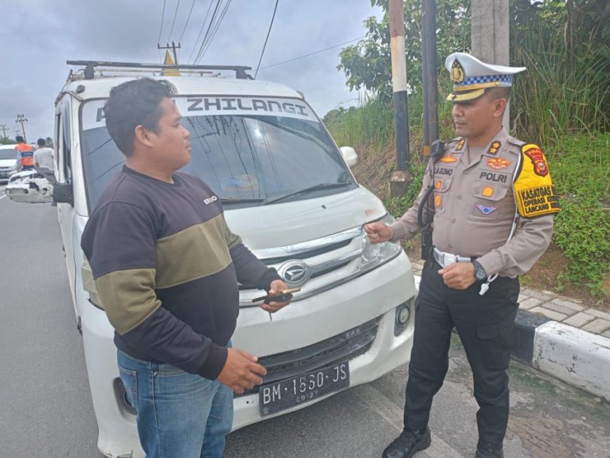 Polisi Tindak 32 Travel Gelap di Riau