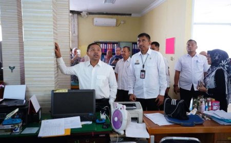 Sidak RSUD Arifin Achmad, Gubri Abdul Wahid Pastikan Pelayanan Kesehatan Optimal