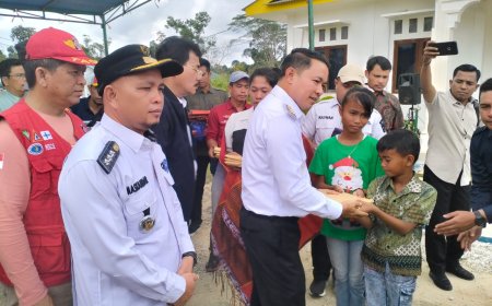 Pemkab Pelalawan Santuni Keluarga Duka Korban Tragedi Mobil Colt Diesel Jatuh Ke Sungai Segati