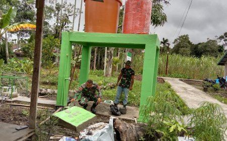 Pembangunan Sumur Bor Terus Dikebut, Personel Kodim 0314/Inhil Laksanakan Pengecatan Tugu TMMD