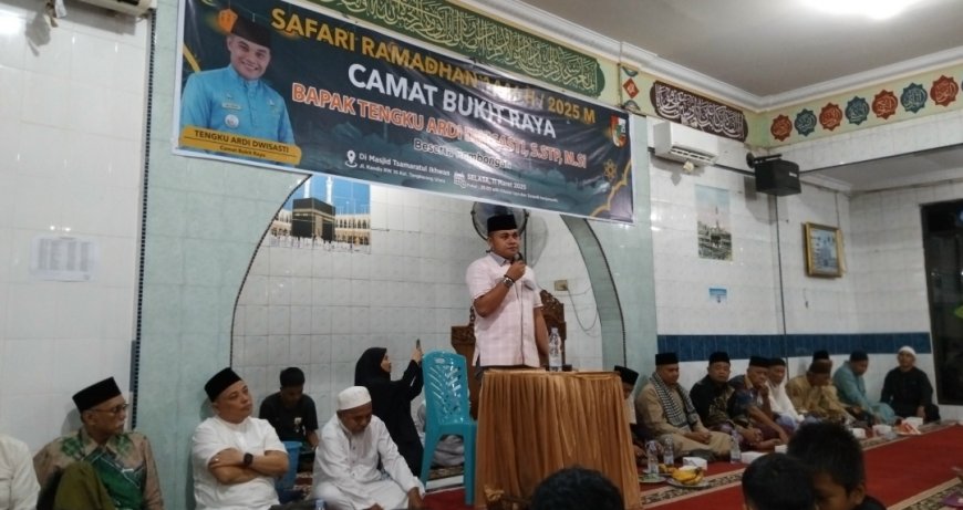 Camat Bukit Raya Beserta Forkopimcam Laksanakan Safari Ramadhan Di Masjid Tsamaratul Ikhwan