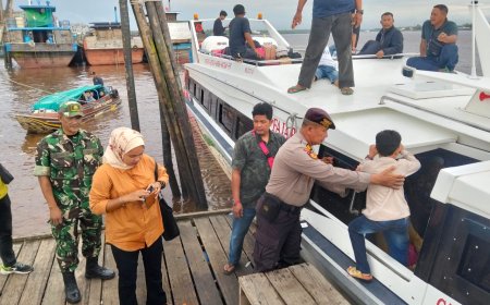 Babinsa Di Kateman Bersinergi dalam Pengamanan Arus Balik di Pelabuhan Guntung