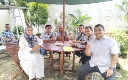 Open House Idul Fitri: Karmila Sari Perkuat Silaturahmi dengan Berbagai Kalangan