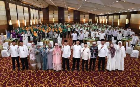 HUT ke-59 BRK Syariah, Ustad Ucay Batubara Ingatkan Pegawai Terus Kembangkan Teknologi dan Seni Dalam Promosi Bank