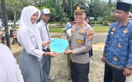 Kapolsek Kempas Bersama Forkopimcam Hadiri Upacara Hardiknas dan Tanam 100 Bibit Pohon