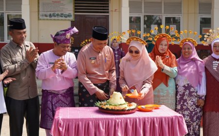 Bupati Inhil Hadiri Milad ke-44 Batang Tuaka: Dorong Sinergi Bangun Daerah