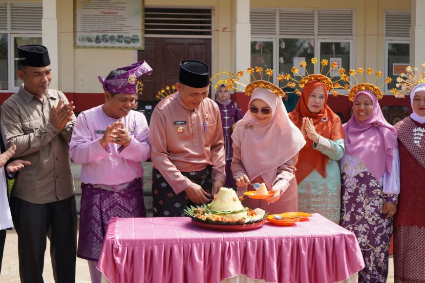 Bupati Inhil Hadiri Milad ke-44 Batang Tuaka: Dorong Sinergi Bangun Daerah