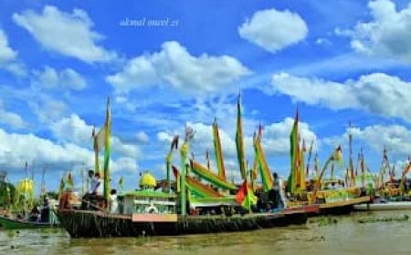 Sungai Intan Rayakan Tahun Baru Islam dengan Festival Pompong Hias di Sungai Indragiri