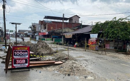 Warga  Serta Pedagang Keluhkan Pembangunan Drainase dan Box Culvert Pelalawan, Dampaknya Timbulkan Debu