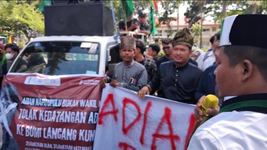 Tolak Kedatangan Adian Napitupulu, Aliansi Masyarakat Adat Melayu Riau : Gubri Abdul Wahid Jangan Fasilitasi 