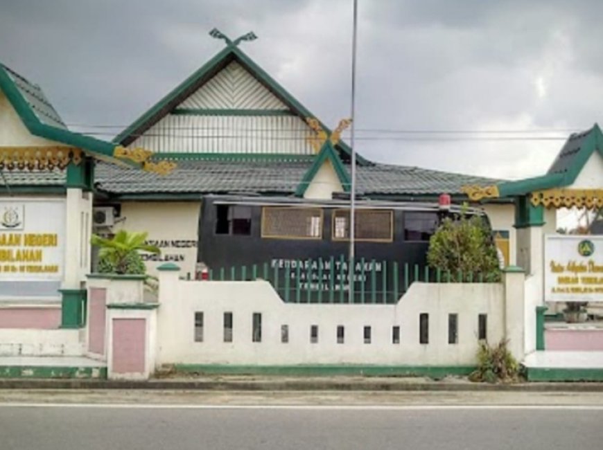 Agus Divonis Tanpa Pengacara: Potret Buram Akses Keadilan Bagi Warga Miskin