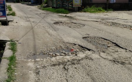 Janji Tinggal Janji, Jalan Berlubang di Pekanbaru Tak Kunjung Diperbaiki, Walikota Agung Nugroho Hanya Omon-Omon