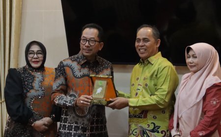 Bupati Inhil Jamu Makan Malam Dan Ramah Tamah Bersama Kajati Riau