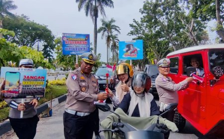 Polantas Menyapa, Subdit Kamsel Ditlantas Polda Riau Tebar Semangat Merah Putih Kepada Pengendara