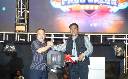 Penutupan Pacu Jalur, BRK Syariah Serahkan Bantuan Mobil Ambulans untuk Kuansing