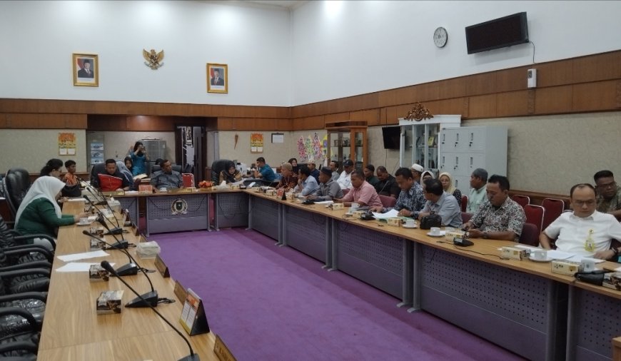 Di Hadapan DPRD Riau, Tim 17 Tunjukkan Bukti Penguasaan Lahan Oleh PT Inti Indosawit Subur