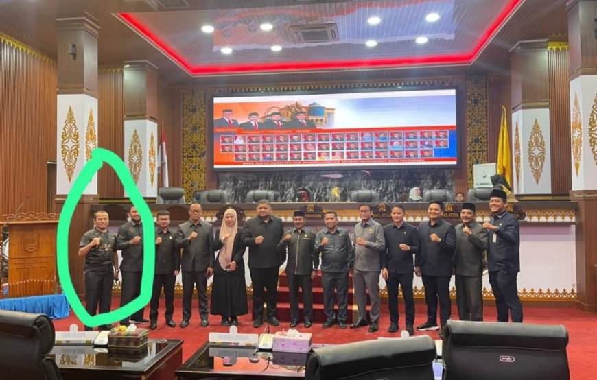LSM Benang Merah Keadilan Kecam Anggota DPRD Pekanbaru Pakai Kaos Saat Paripurna