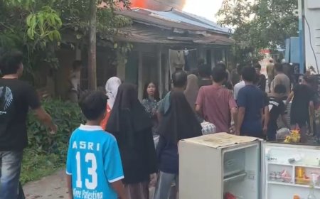 Si Jago Merah Lalap  Rumah Masyarakat di Pulau Kijang