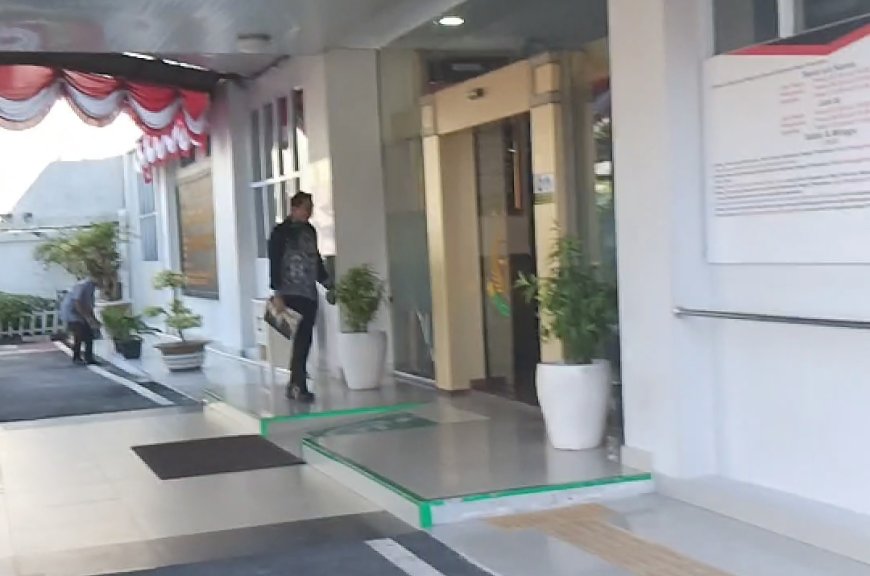 Pj Sekda Pekanbaru Zulhelmi Arifin Datangi Kejari, Ada apa ?